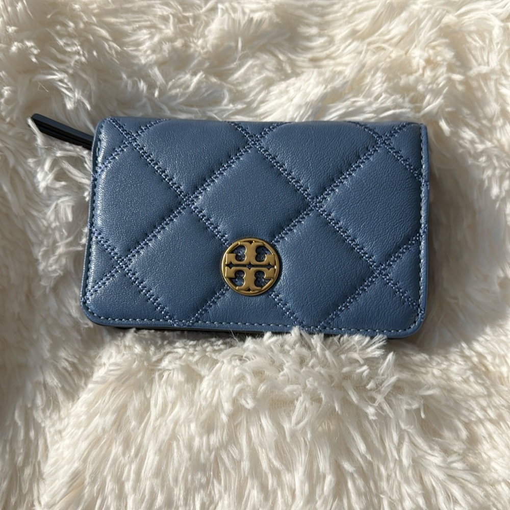 Used once Tory Burch Willa Medium Wallet